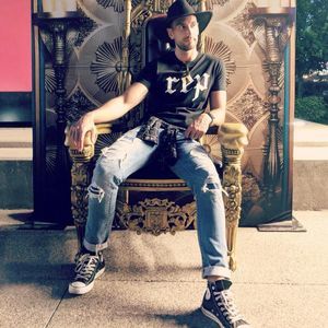 Meet your Posher, Alex